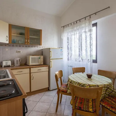 2 Bedroom Amazing In Žbandaj