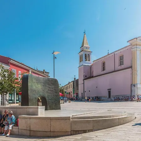 2 Bedroom Amazing In Lejlighed Žbandaj